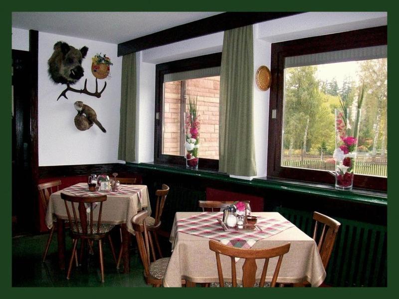 Hotel-Restaurant Johanniskreuz Trippstadt Exterior foto